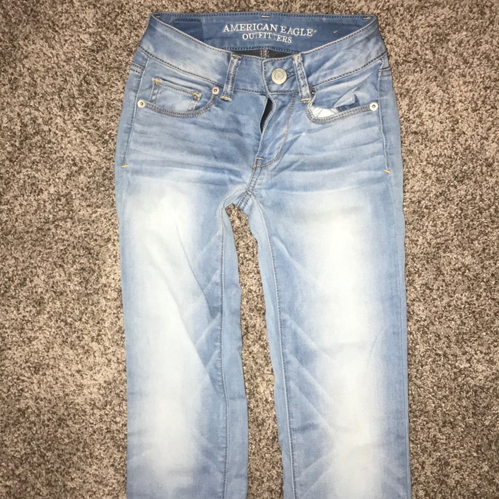 american eagle light wash jeans